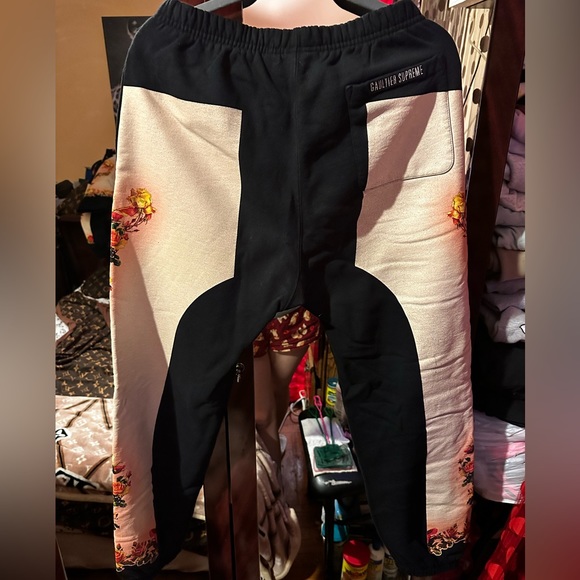 New Supreme Jean Paul Gaultier Black Floral Print Logo Pants SS19 Men's Size S - Picture 6 of 6